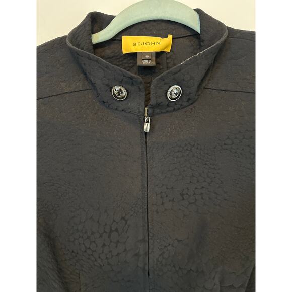 St John Embossed Textured Blazer Jacket Zip Front 1/2 Sleeve Pockets Black Sz 10 - Picture 5 of 15